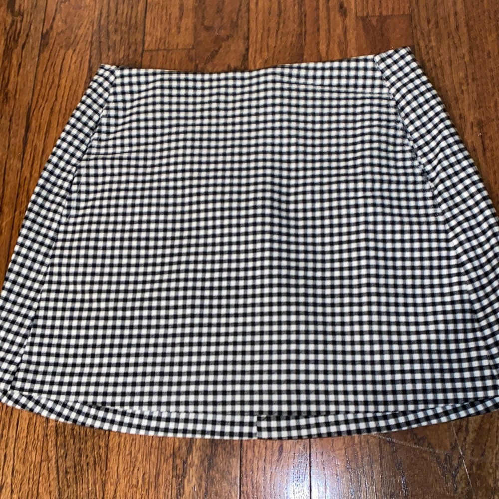 URBAN OUTFITTERS: checkered plaid print skirt with pockets